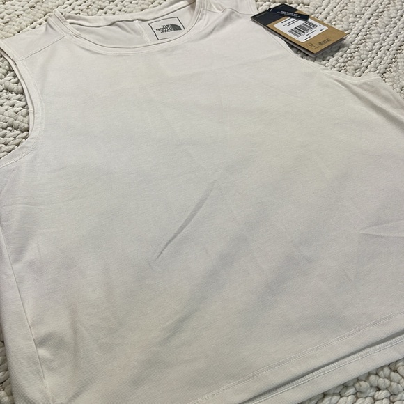 The North Face Dawn Relax Tank size Medium - Picture 2 of 6